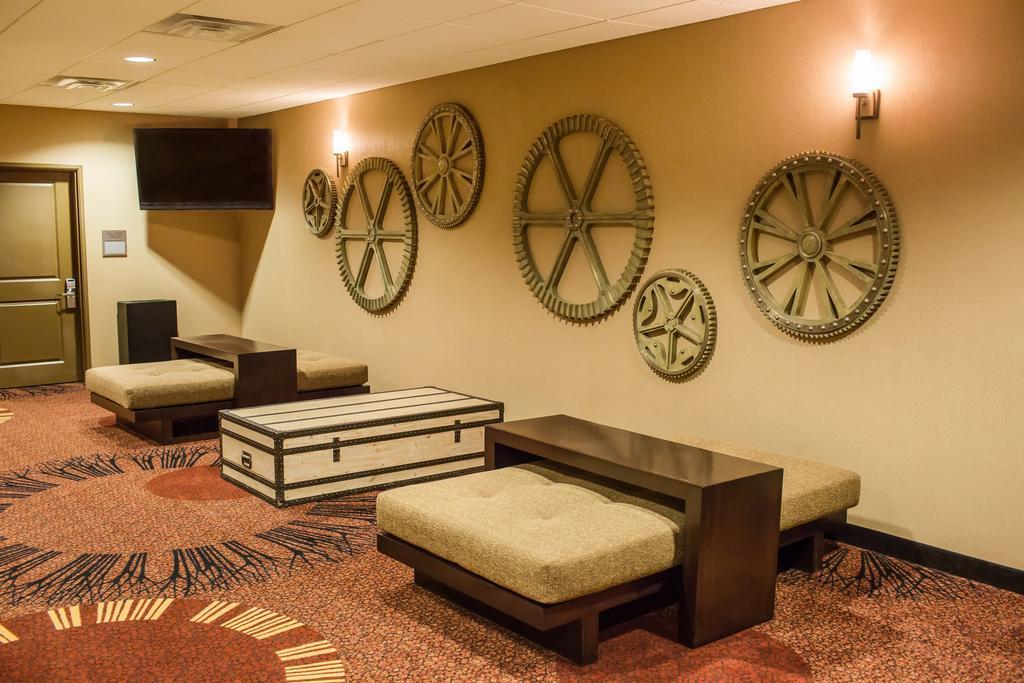 Teddy'S Residential Suites Watford City Eksteriør billede