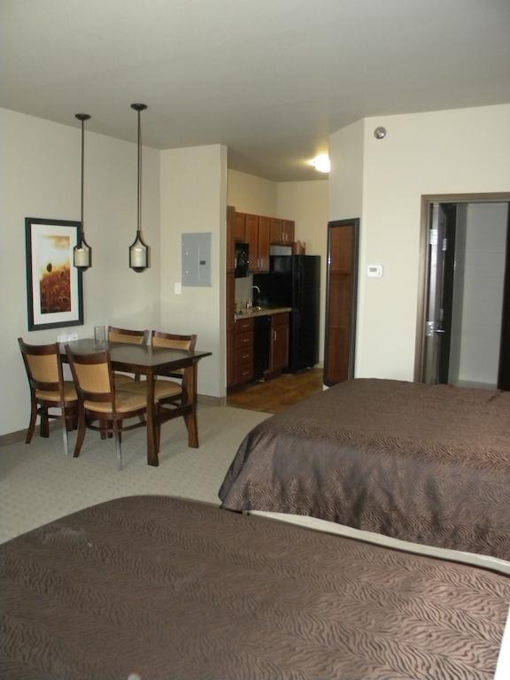Teddy'S Residential Suites Watford City Eksteriør billede
