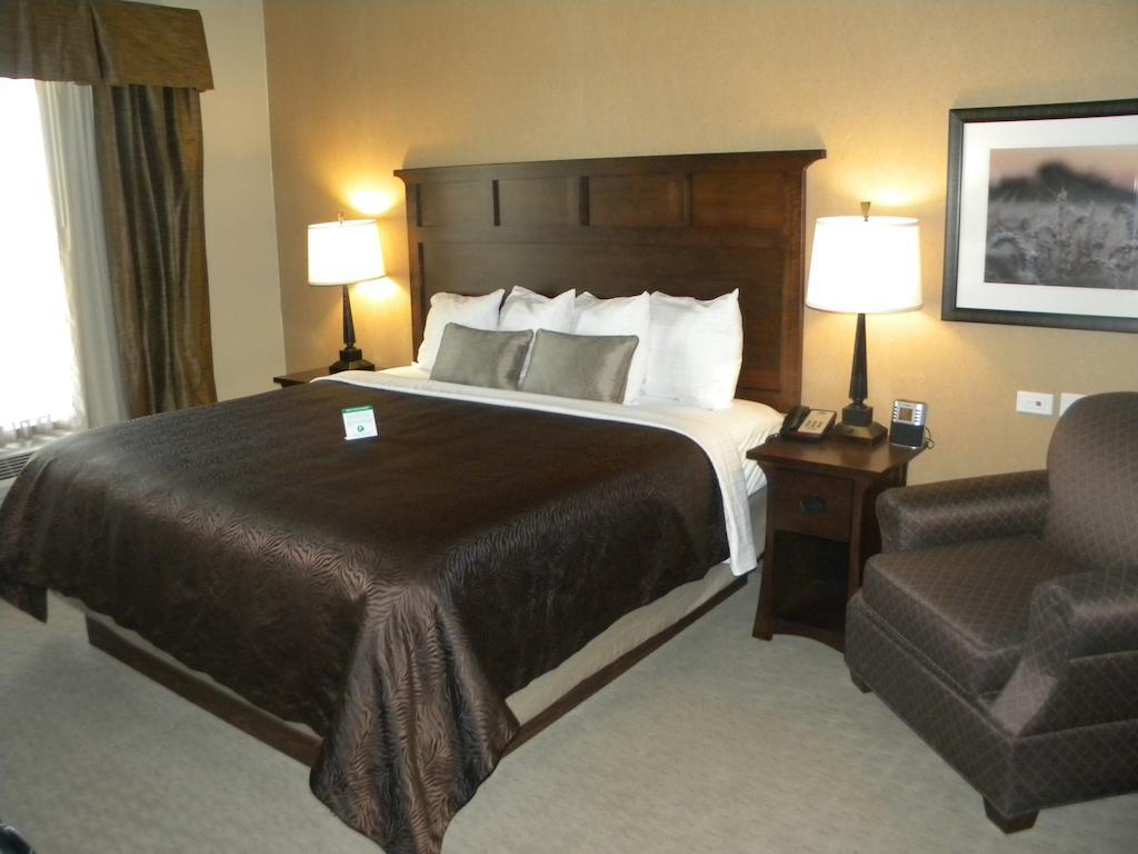 Teddy'S Residential Suites Watford City Eksteriør billede