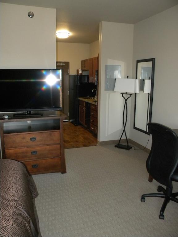 Teddy'S Residential Suites Watford City Eksteriør billede