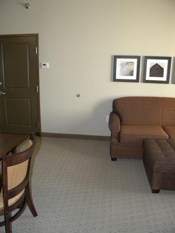 Teddy'S Residential Suites Watford City Eksteriør billede
