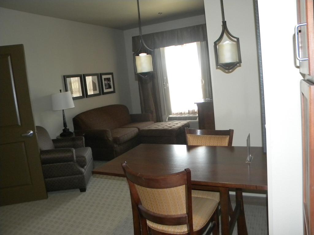 Teddy'S Residential Suites Watford City Eksteriør billede
