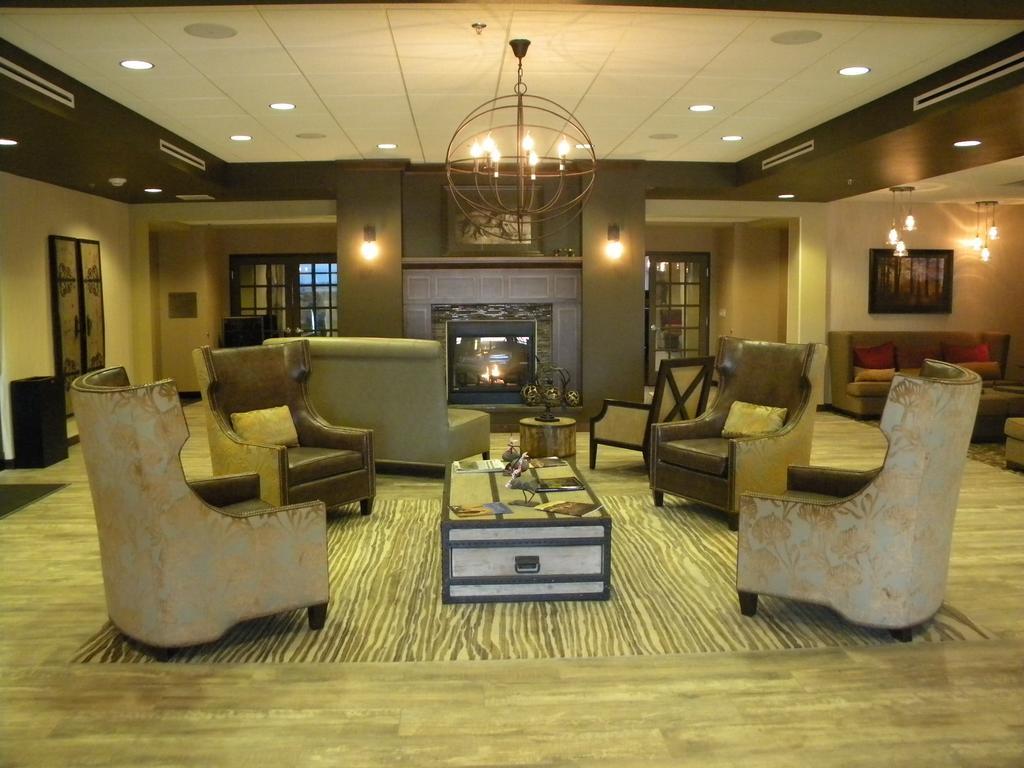 Teddy'S Residential Suites Watford City Eksteriør billede