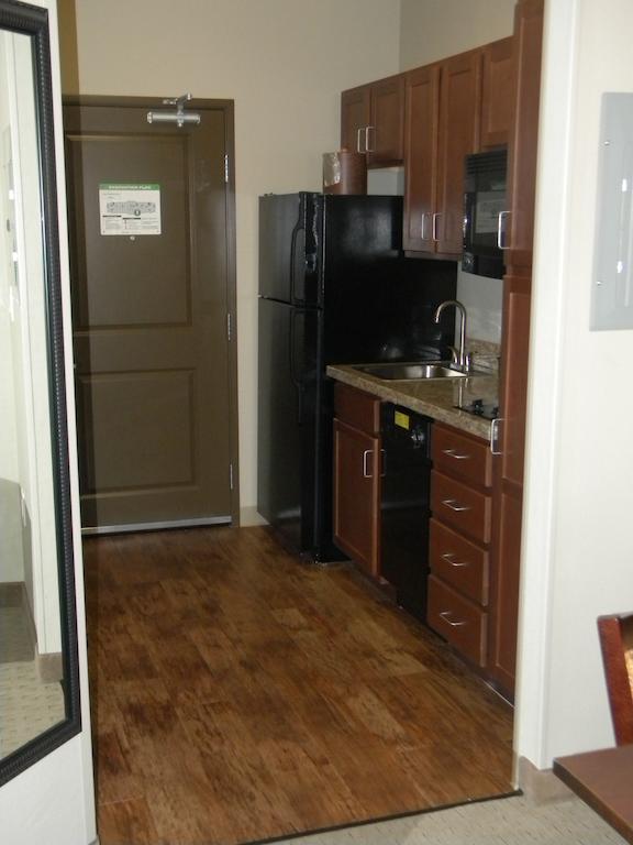 Teddy'S Residential Suites Watford City Eksteriør billede