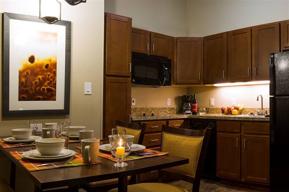 Teddy'S Residential Suites Watford City Eksteriør billede