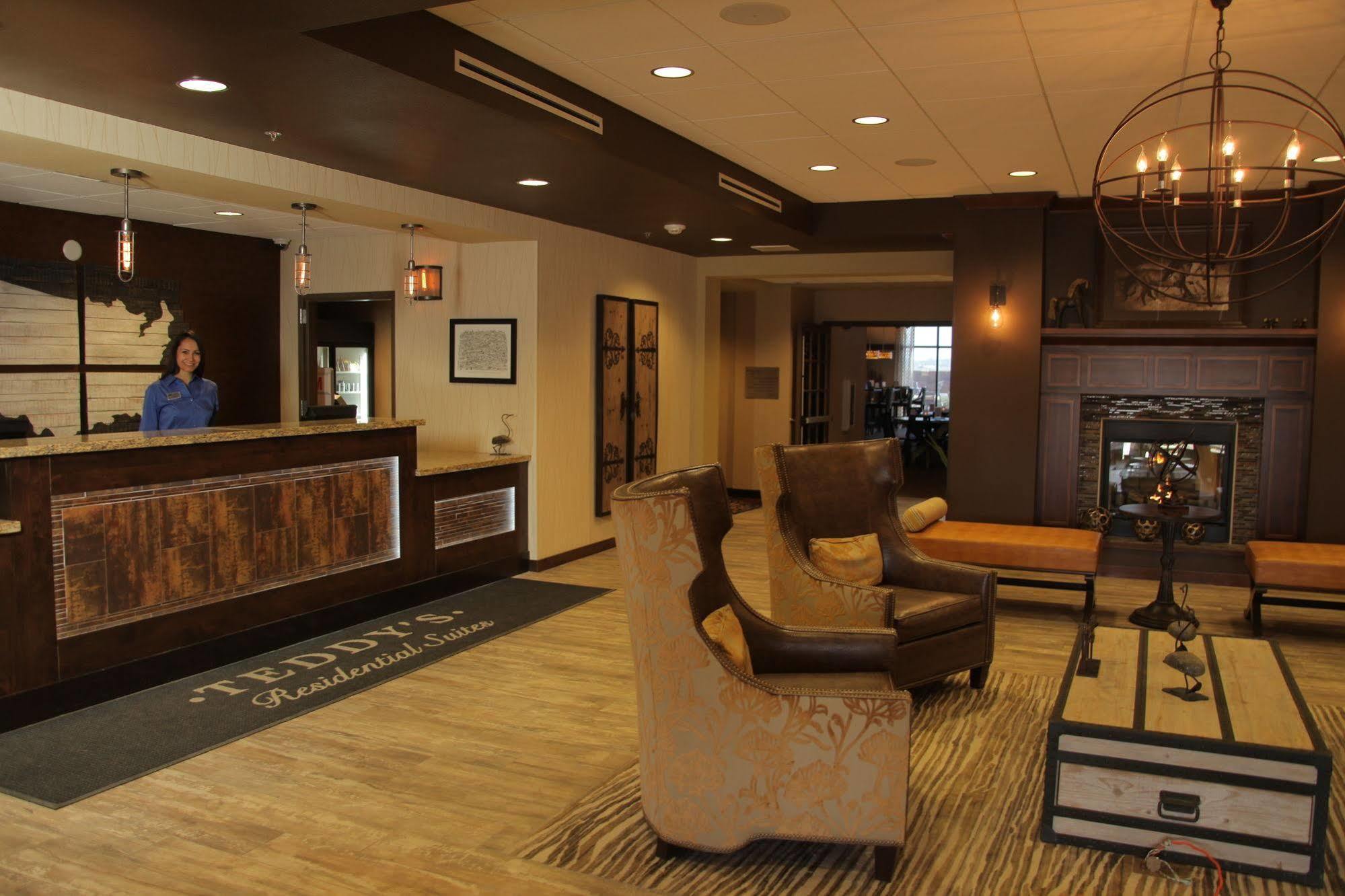 Teddy'S Residential Suites Watford City Eksteriør billede