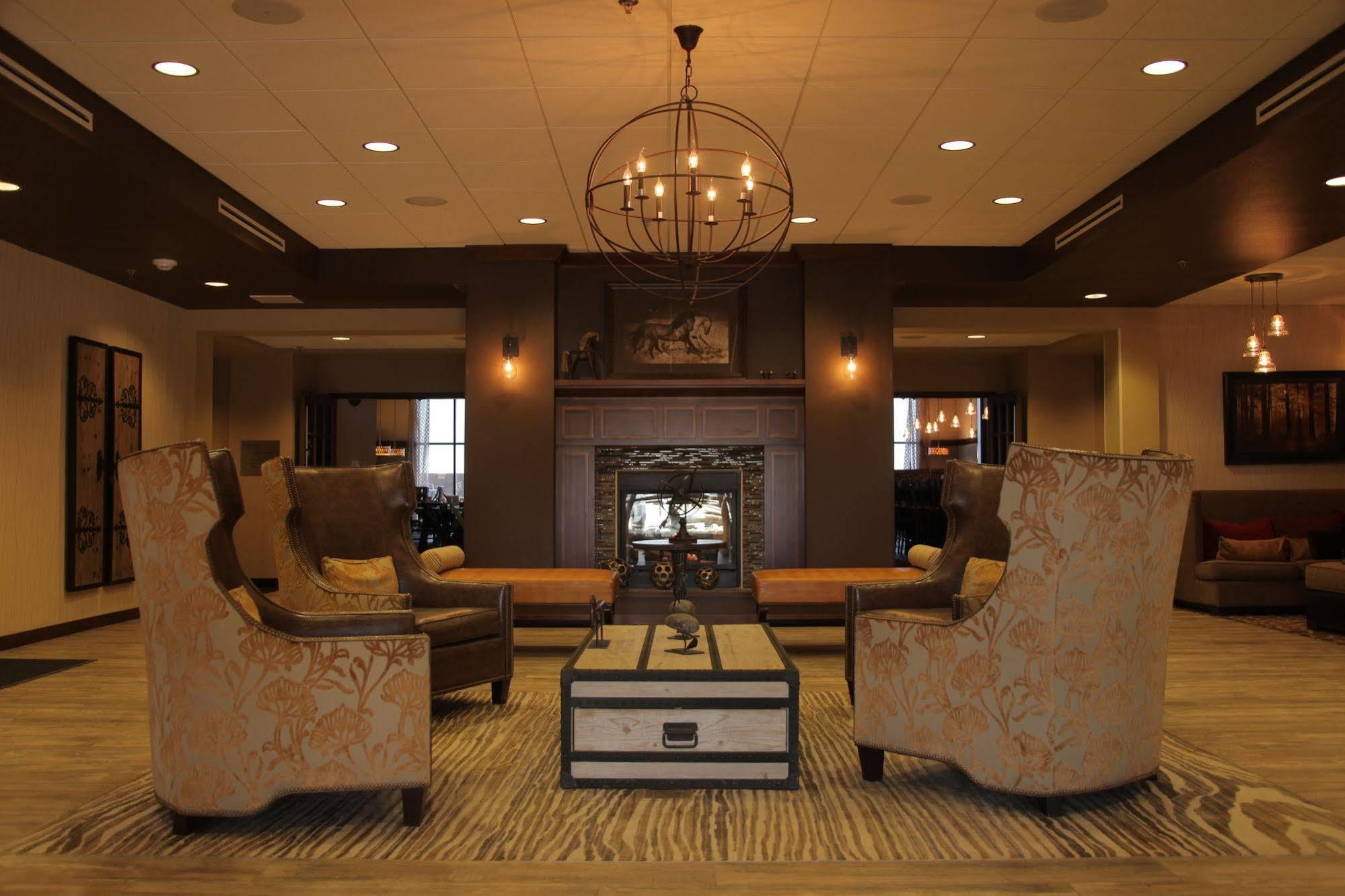 Teddy'S Residential Suites Watford City Eksteriør billede