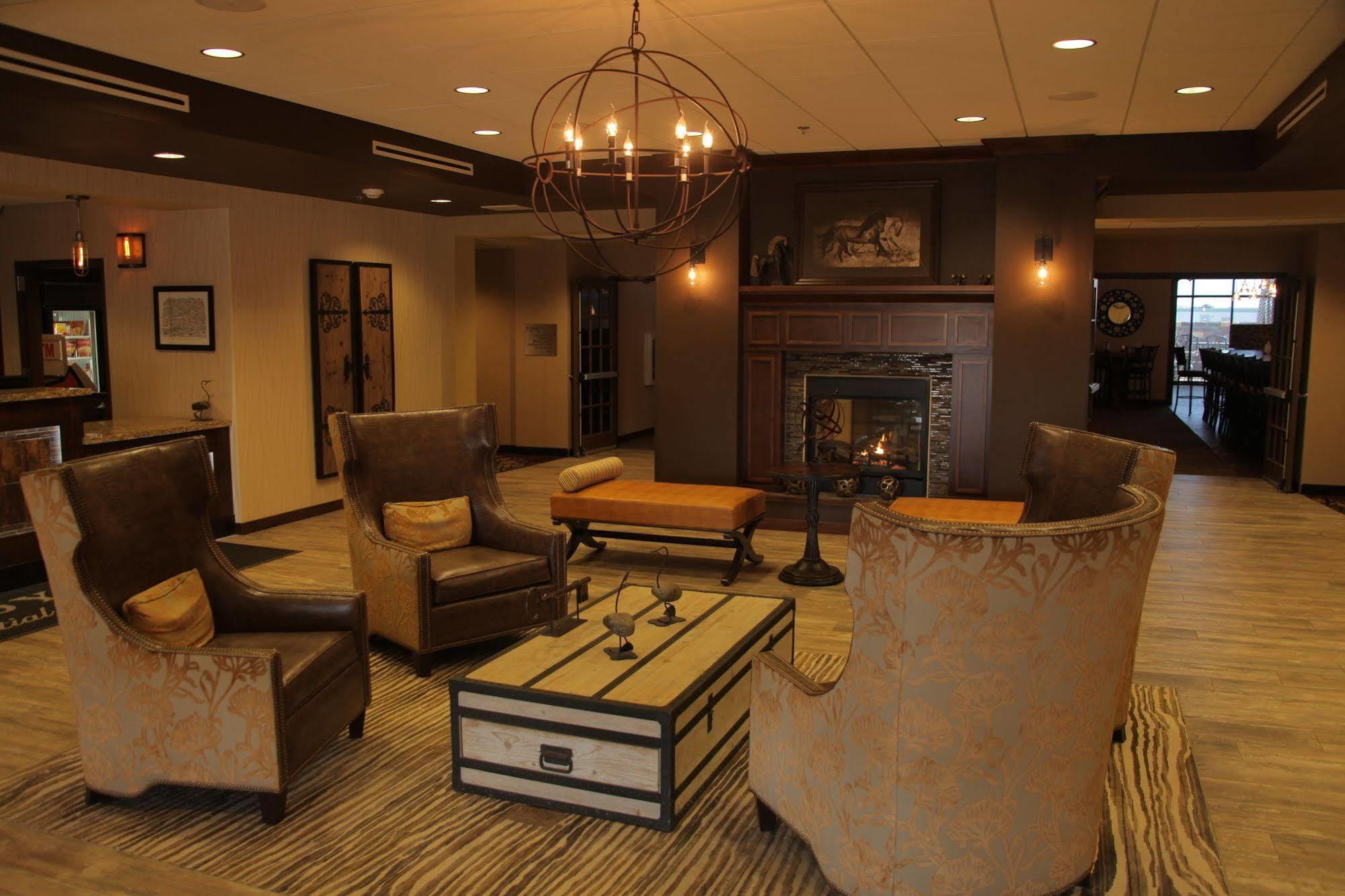 Teddy'S Residential Suites Watford City Eksteriør billede