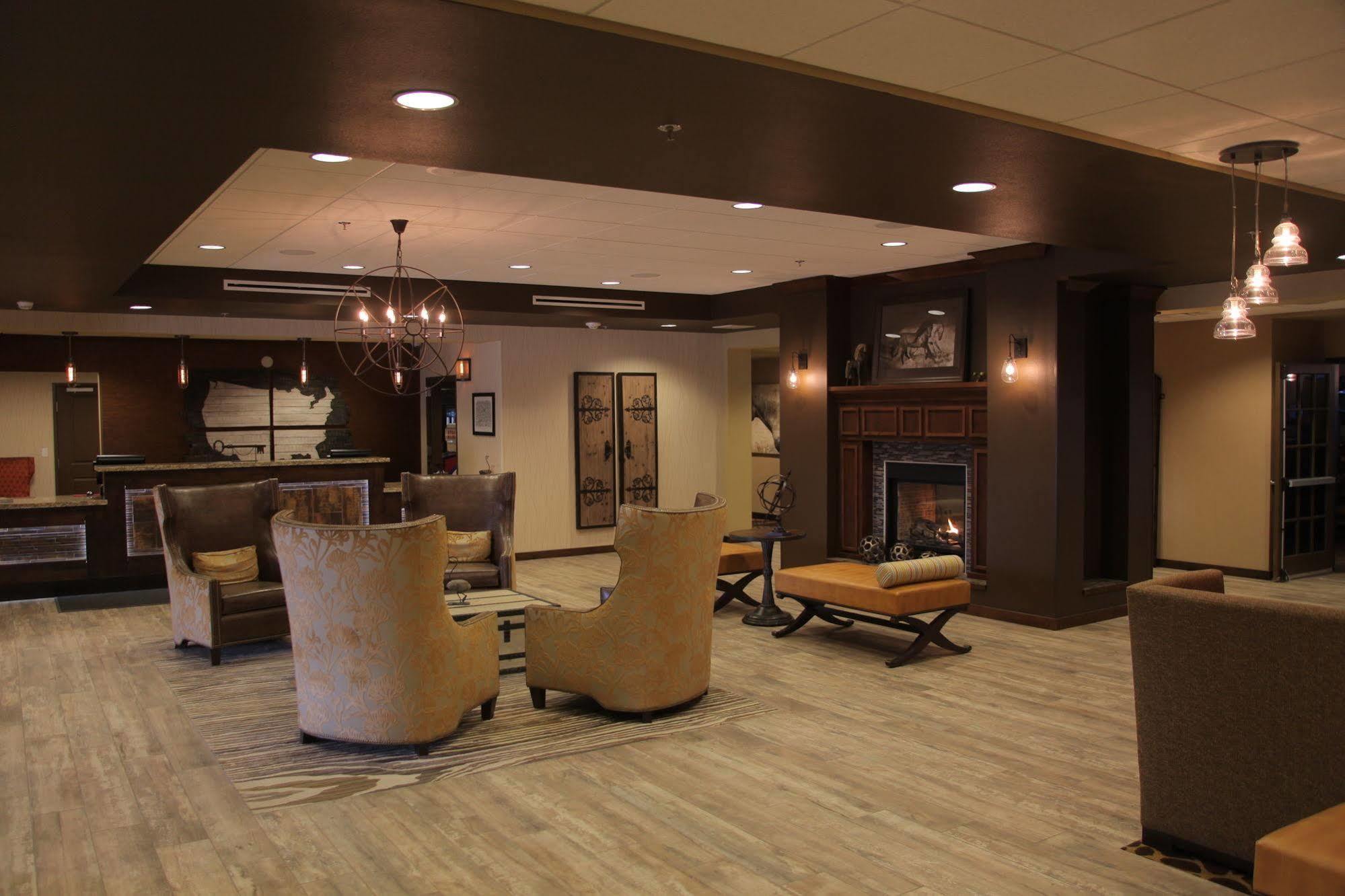 Teddy'S Residential Suites Watford City Eksteriør billede