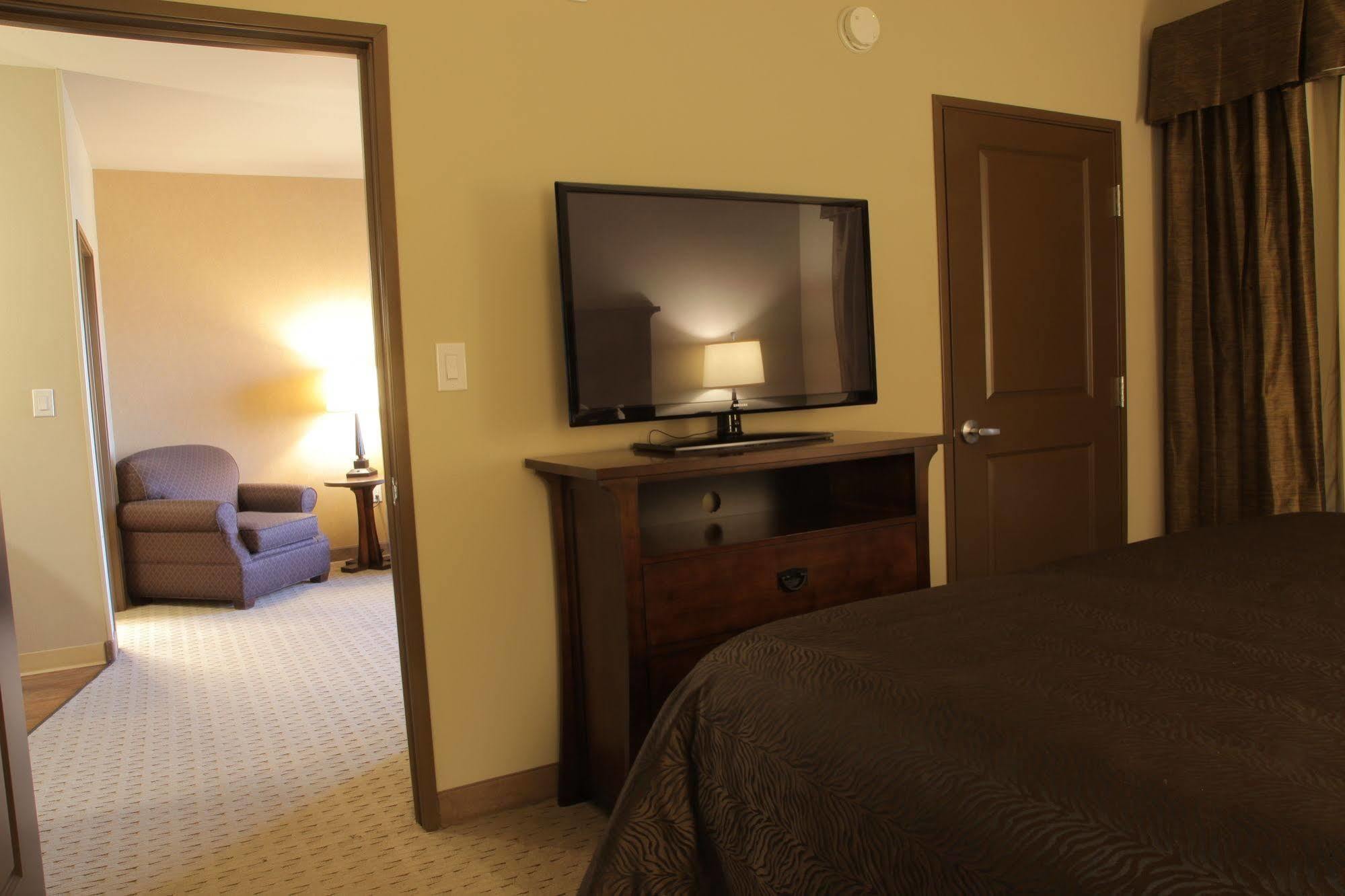 Teddy'S Residential Suites Watford City Eksteriør billede