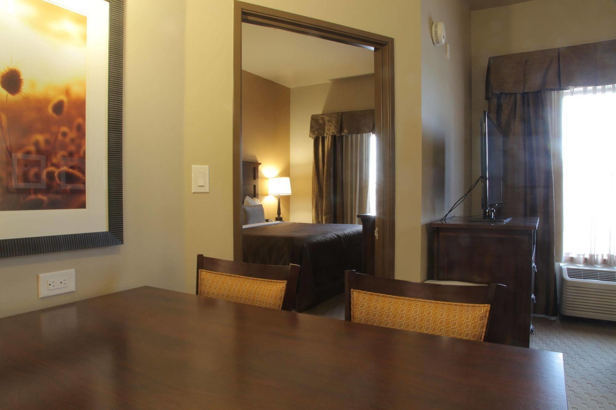 Teddy'S Residential Suites Watford City Eksteriør billede