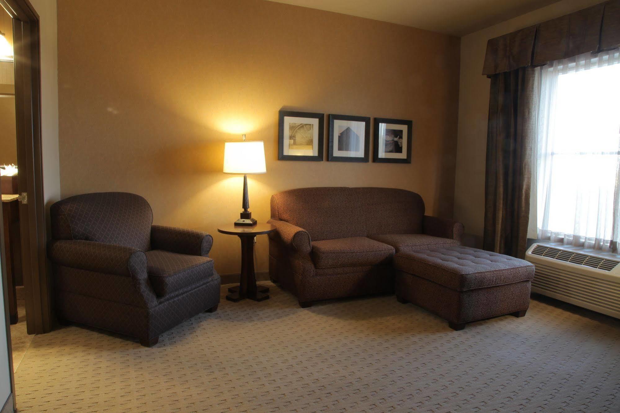 Teddy'S Residential Suites Watford City Eksteriør billede