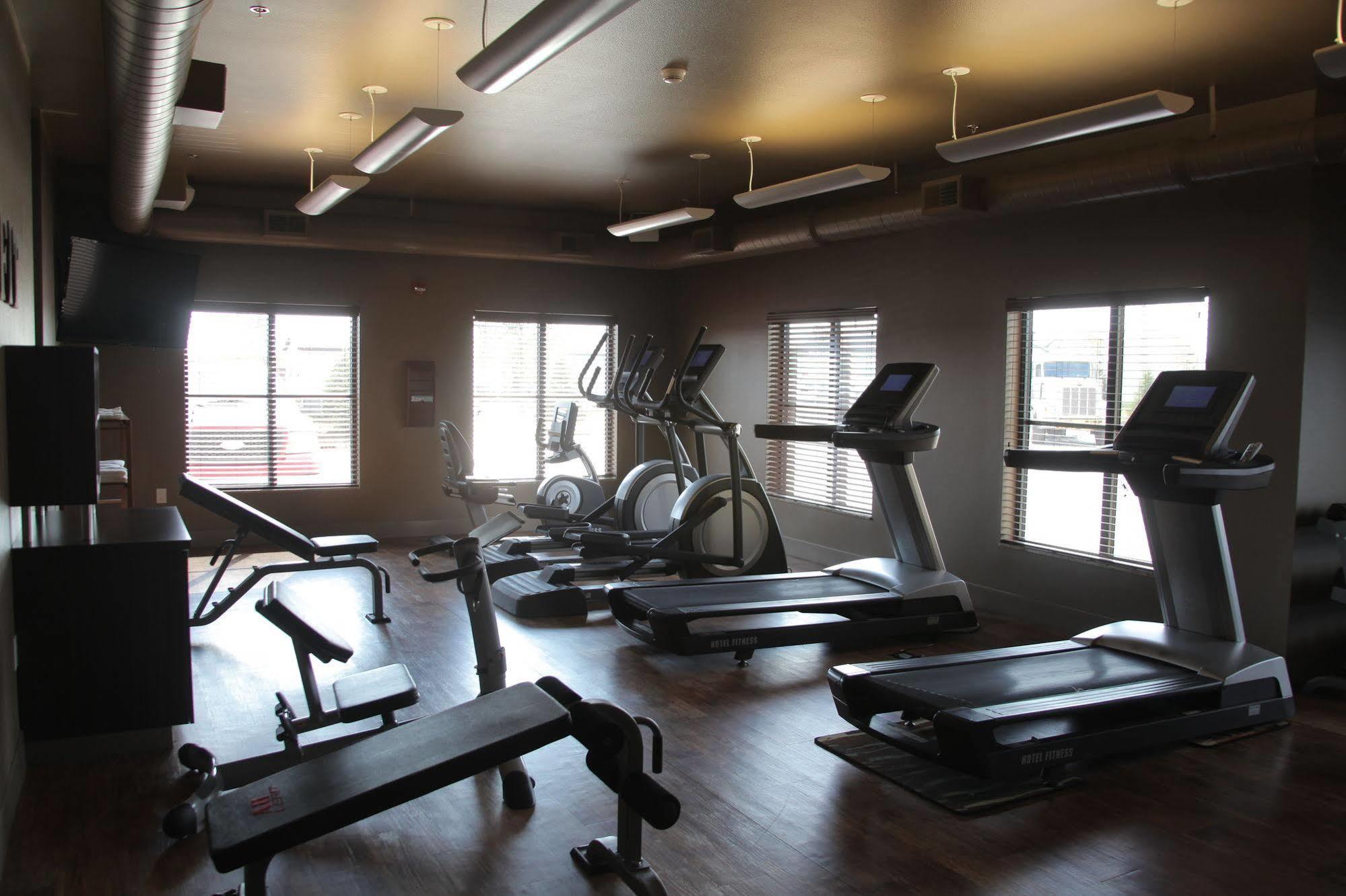 Teddy'S Residential Suites Watford City Eksteriør billede