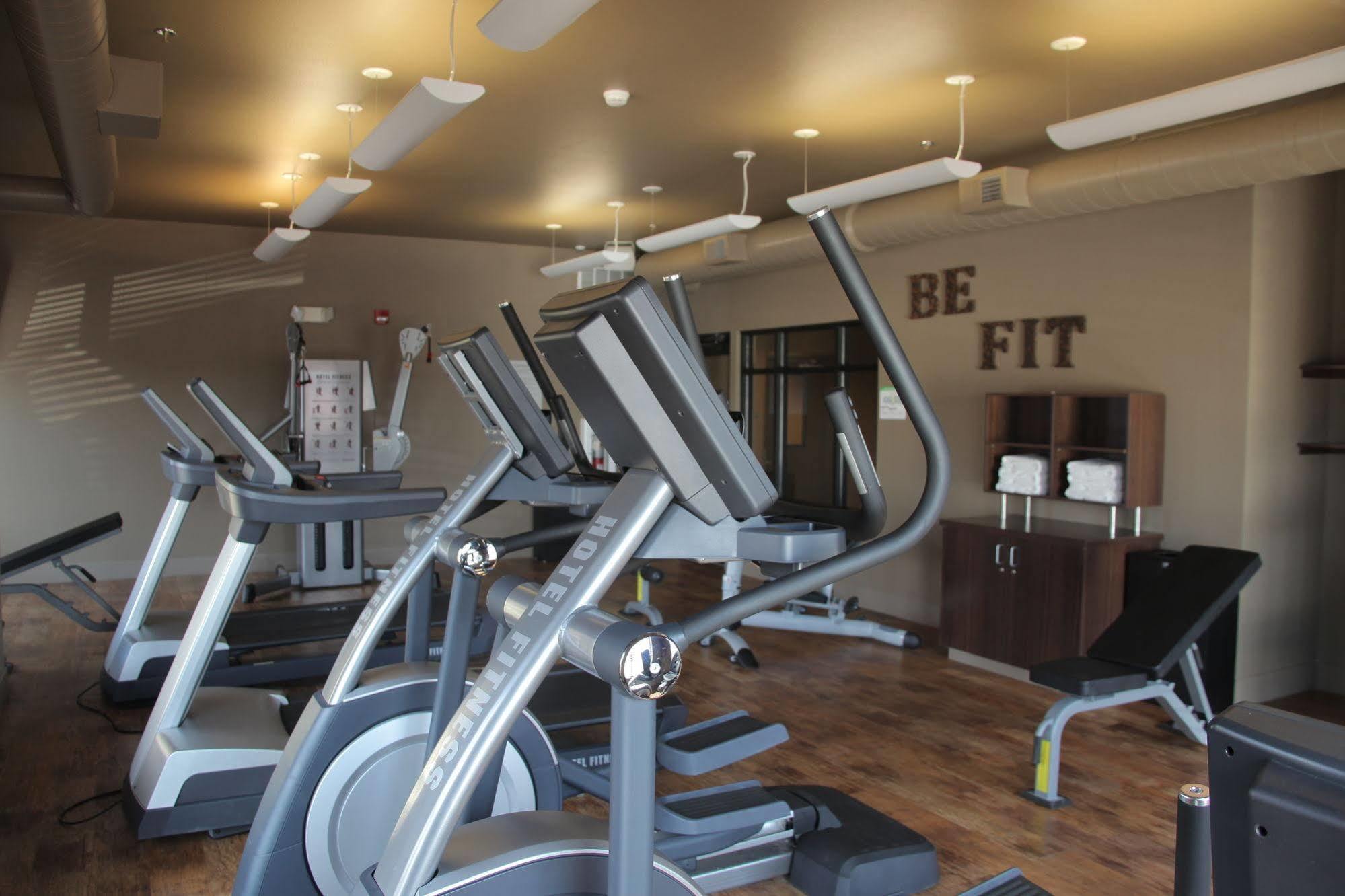 Teddy'S Residential Suites Watford City Eksteriør billede